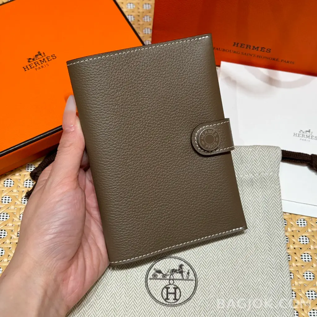 에르메스 Hermes RMS 여권 지갑 에버컬러 상세 이미지