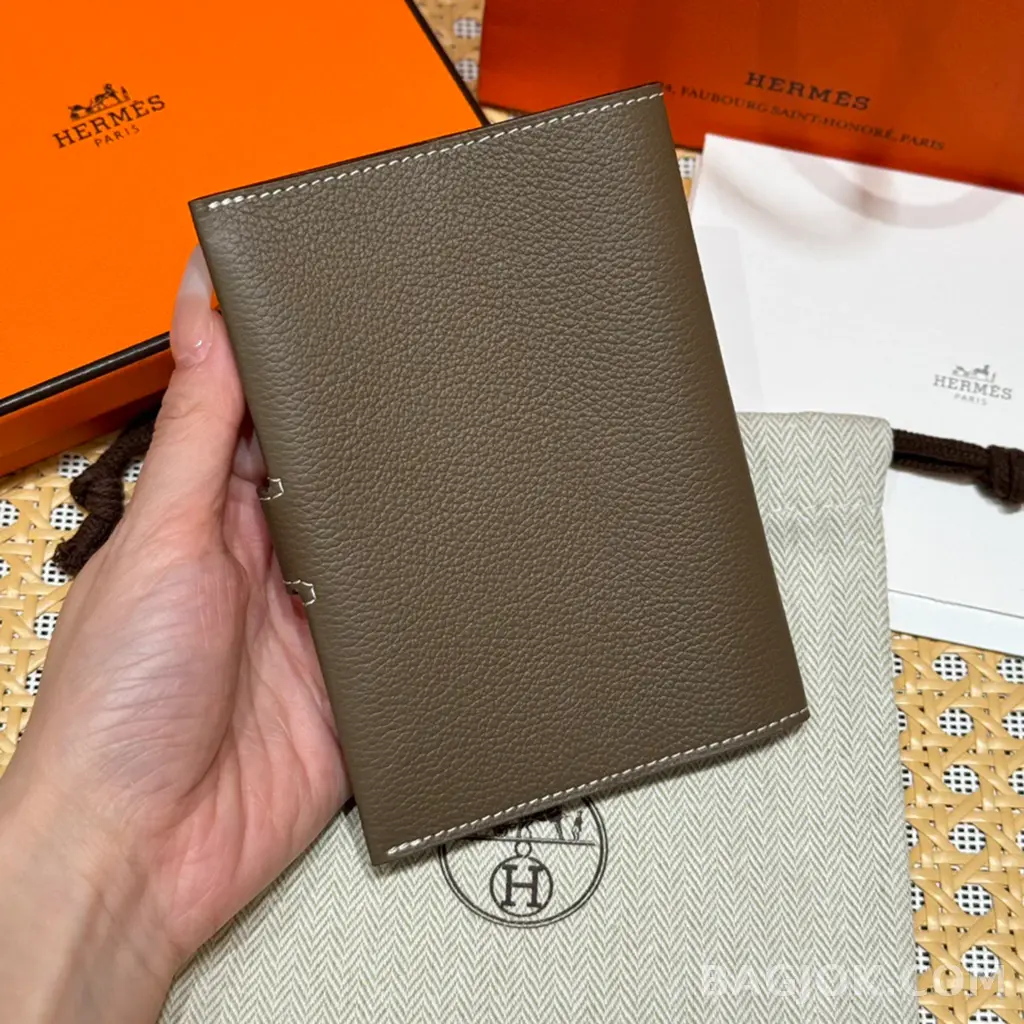 에르메스 Hermes RMS 여권 지갑 에버컬러 상세 이미지