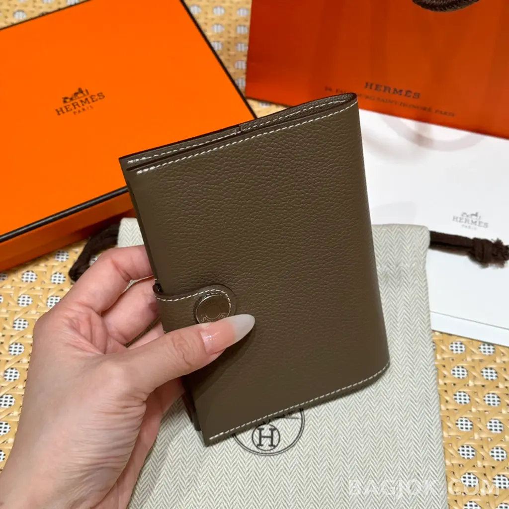 에르메스 Hermes RMS 여권 지갑 에버컬러 상세 이미지