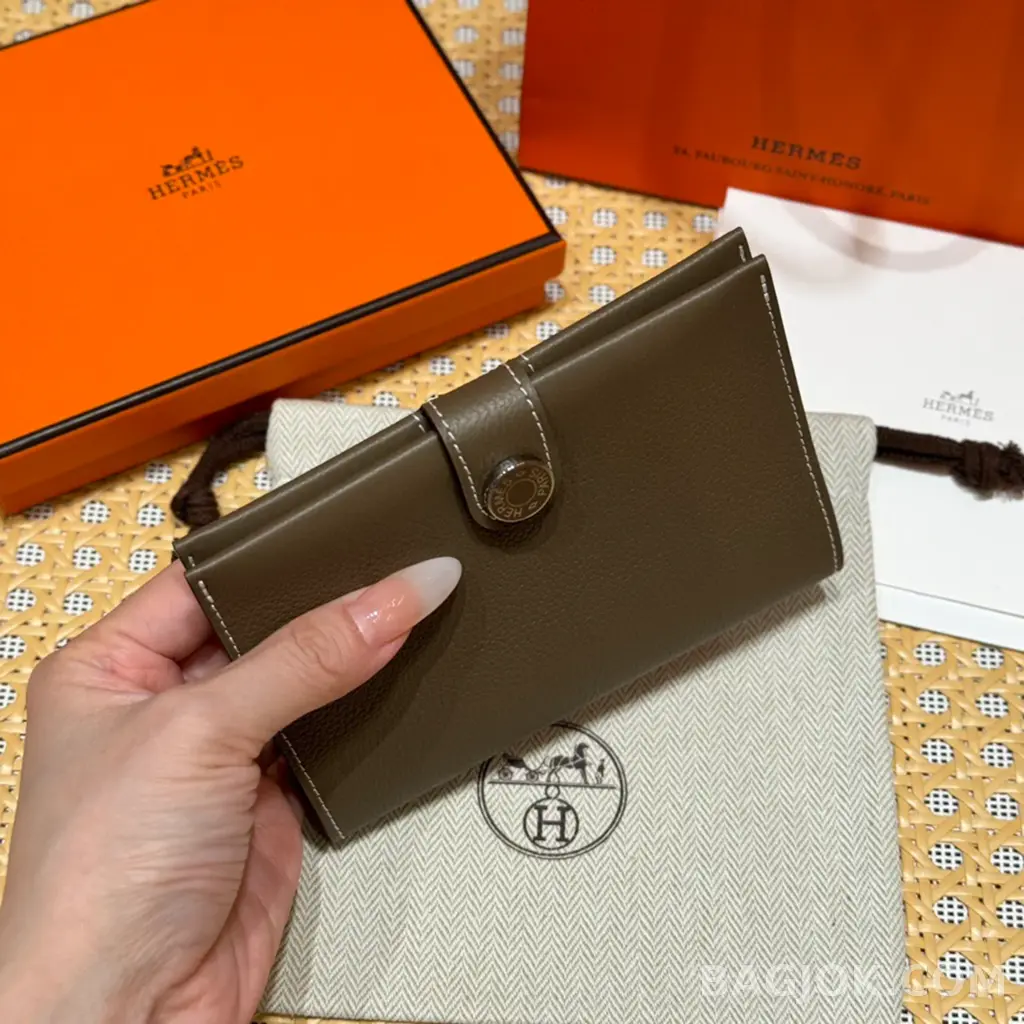에르메스 Hermes RMS 여권 지갑 에버컬러 상세 이미지