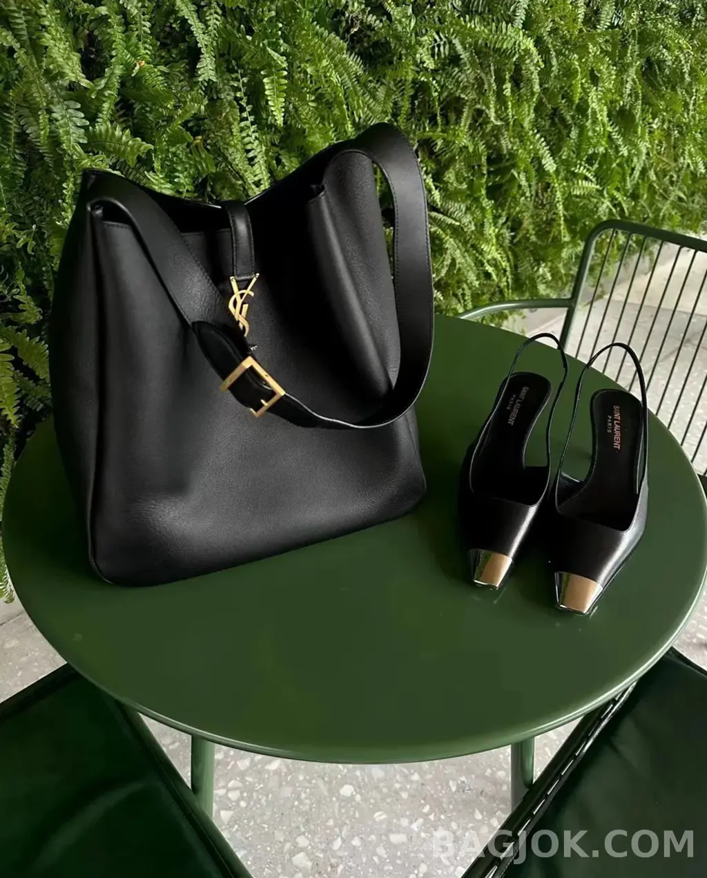 생로랑 Saint Laurent LE 5À7 서플 라지 그레인 레더 상세 이미지