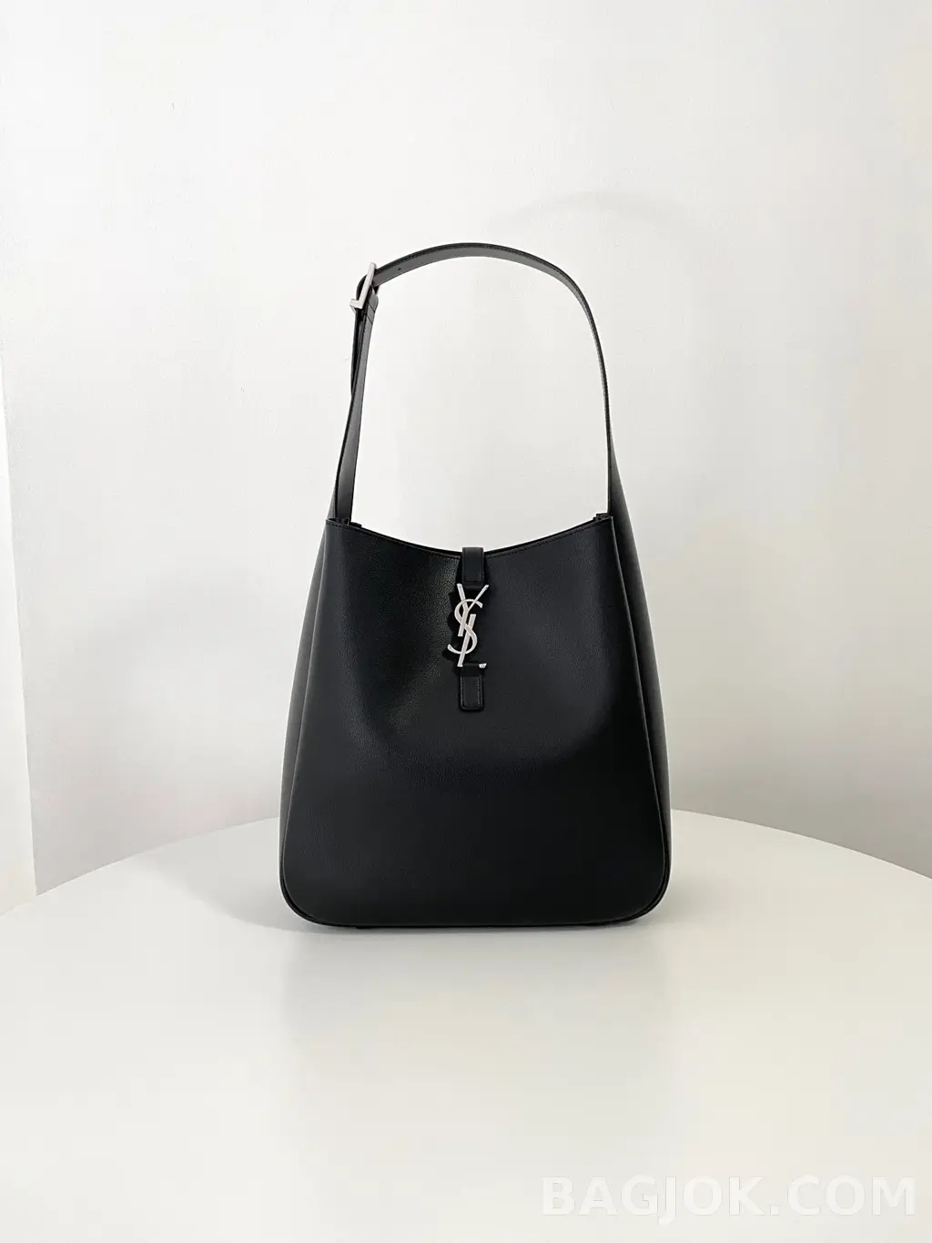생로랑 Saint Laurent LE 5À7 서플 라지 그레인 레더 상세 이미지