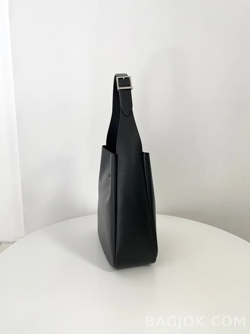 생로랑 Saint Laurent LE 5À7 서플 라지 그레인 레더 상세 이미지