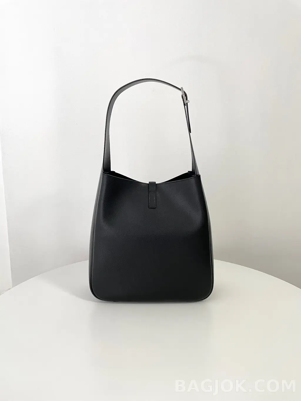 생로랑 Saint Laurent LE 5À7 서플 라지 그레인 레더 상세 이미지