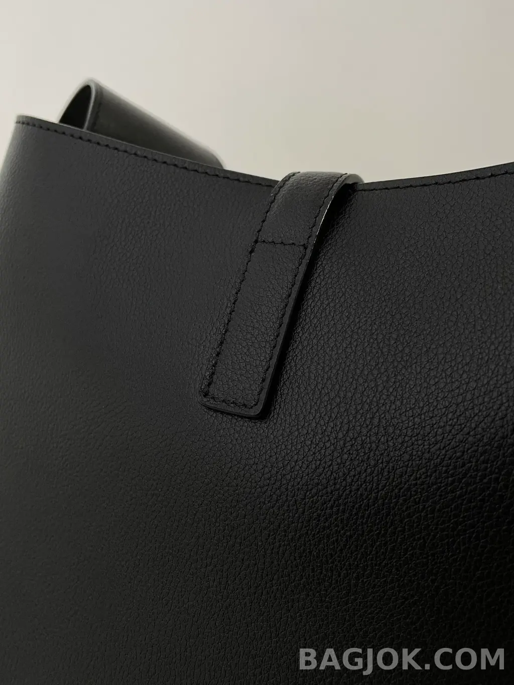 생로랑 Saint Laurent LE 5À7 서플 라지 그레인 레더 상세 이미지