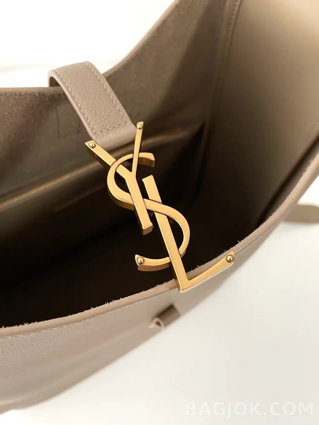 생로랑 Saint Laurent LE 5À7 서플 라지 그레인 레더 상세 이미지