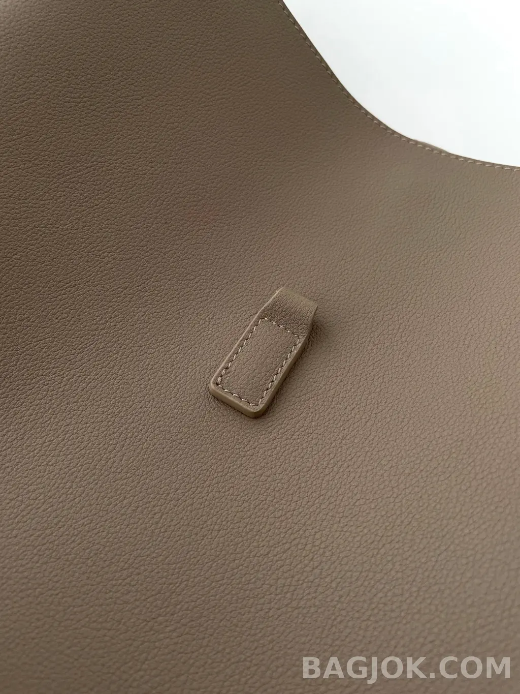 생로랑 Saint Laurent LE 5À7 서플 라지 그레인 레더 상세 이미지