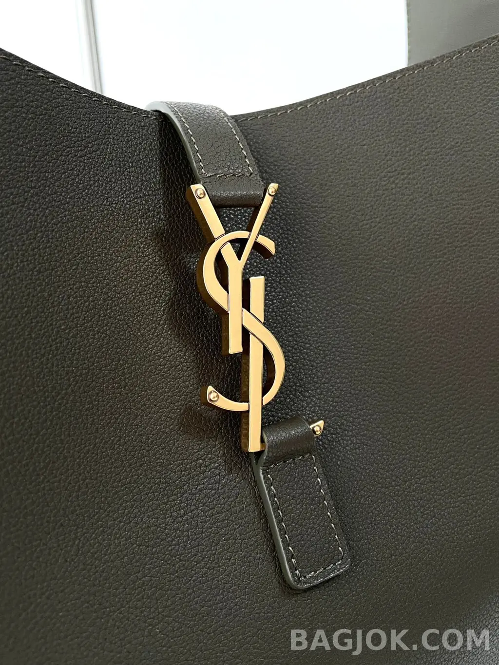 생로랑 Saint Laurent LE 5À7 서플 라지 그레인 레더 상세 이미지