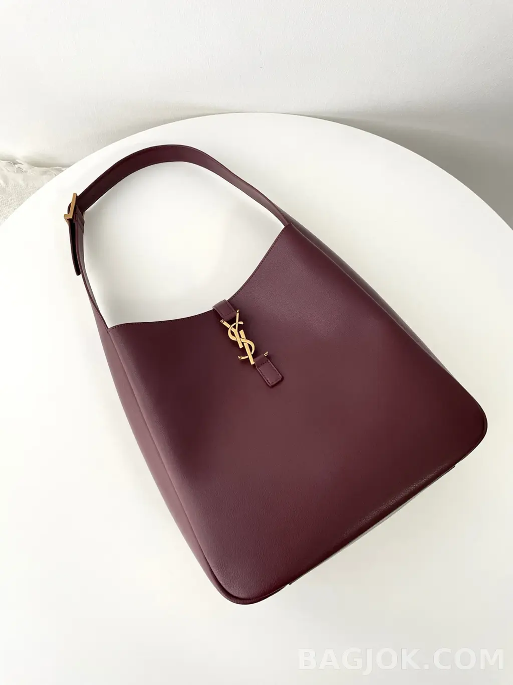 생로랑 Saint Laurent LE 5À7 서플 라지 그레인 레더 상세 이미지