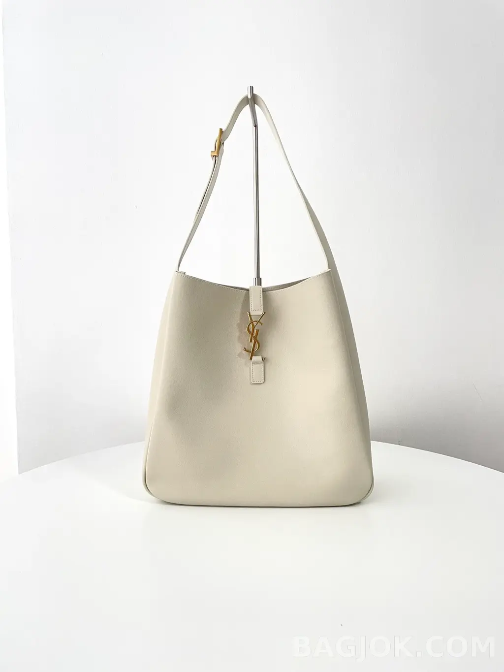생로랑 Saint Laurent LE 5À7 서플 라지 그레인 레더 상세 이미지