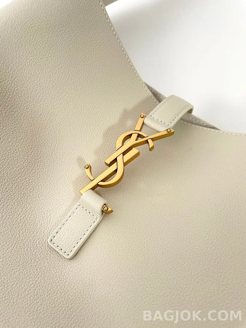 생로랑 Saint Laurent LE 5À7 서플 라지 그레인 레더 상세 이미지