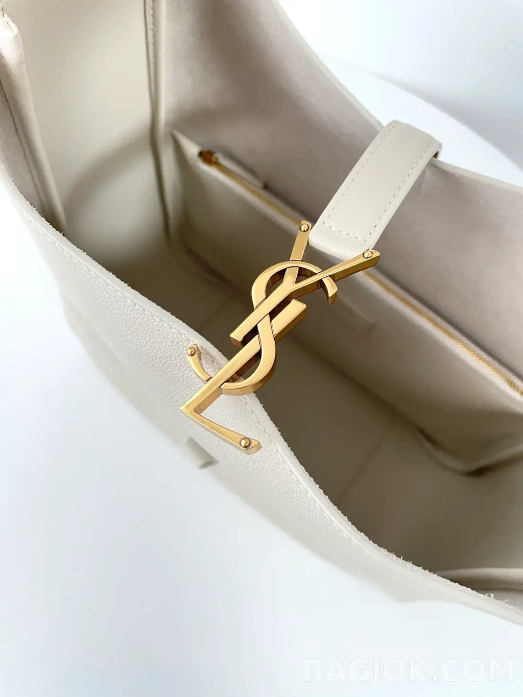 생로랑 Saint Laurent LE 5À7 서플 라지 그레인 레더 상세 이미지