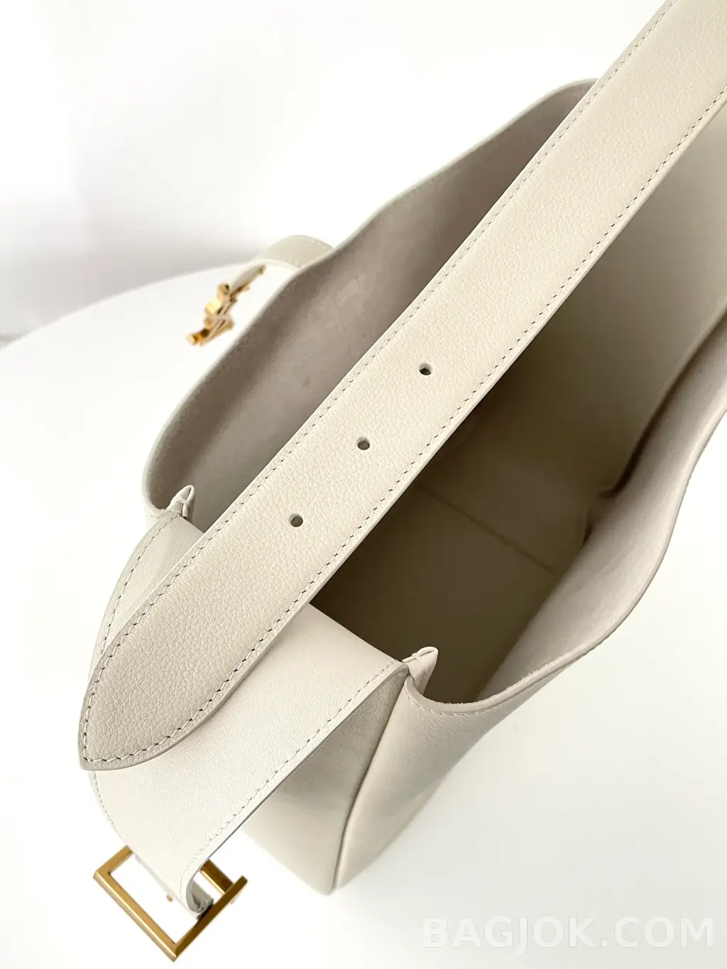 생로랑 Saint Laurent LE 5À7 서플 라지 그레인 레더 상세 이미지