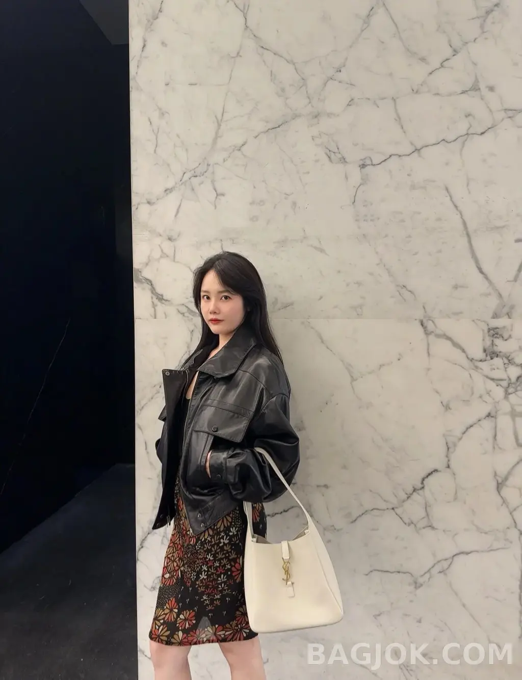 생로랑 Saint Laurent LE 5À7 서플 라지 그레인 레더 상세 이미지