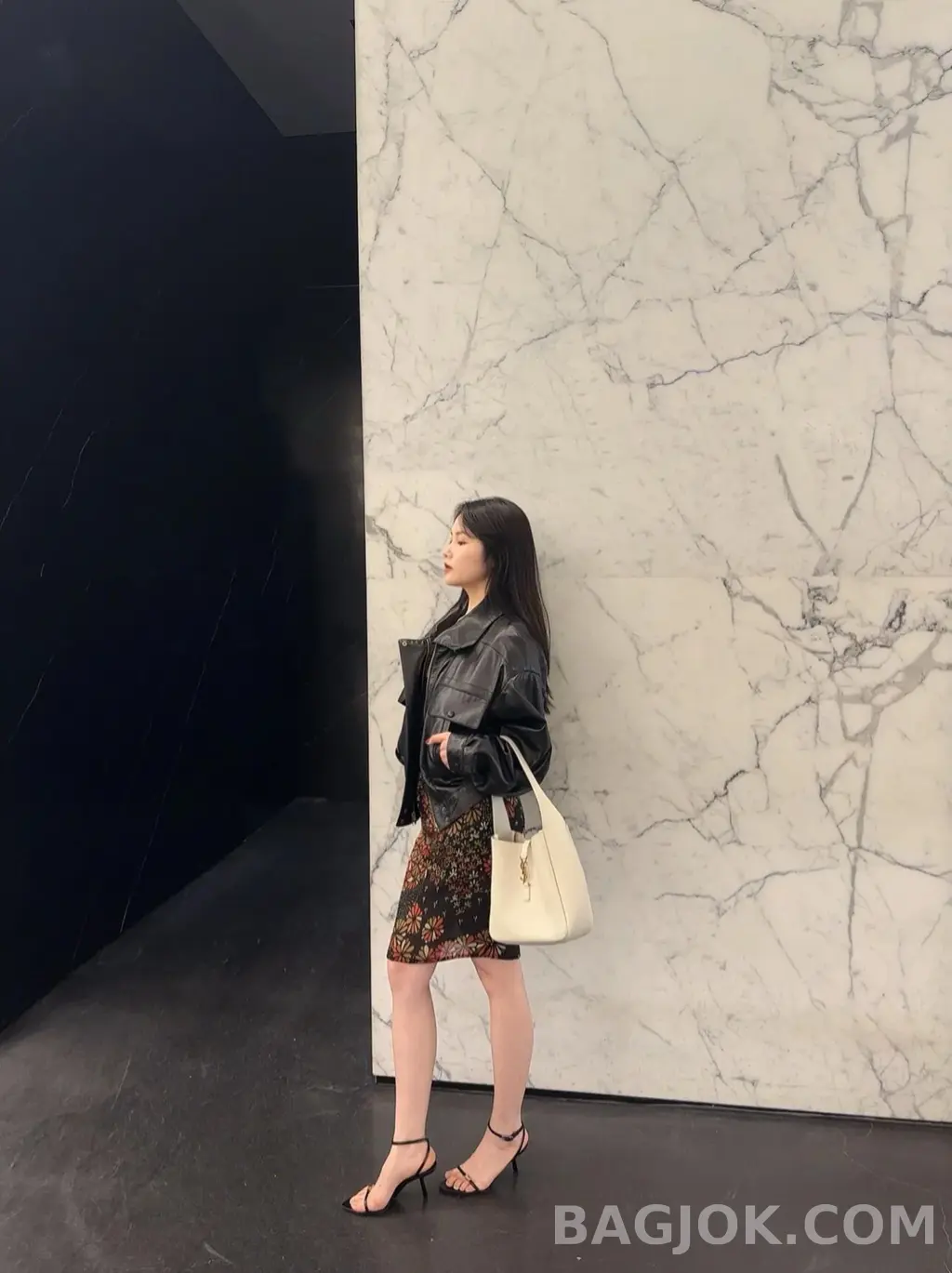 생로랑 Saint Laurent LE 5À7 서플 라지 그레인 레더 상세 이미지