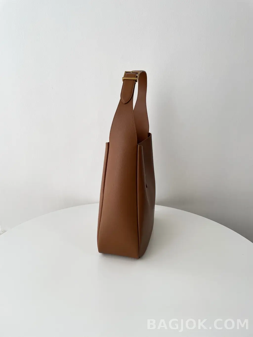생로랑 Saint Laurent LE 5À7 서플 라지 그레인 레더 상세 이미지