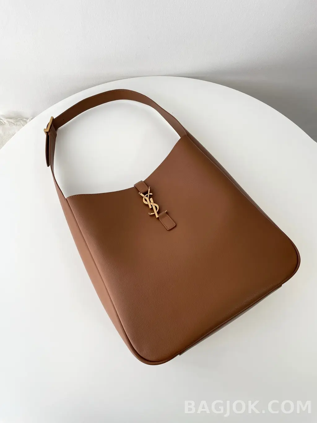 생로랑 Saint Laurent LE 5À7 서플 라지 그레인 레더 상세 이미지