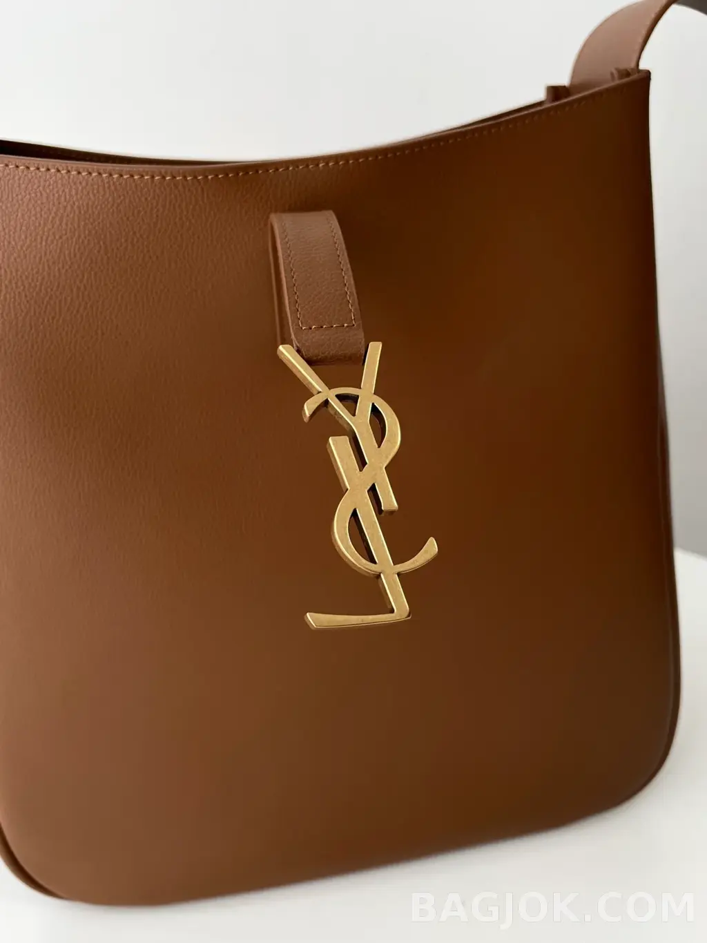 생로랑 Saint Laurent LE 5À7 서플 라지 그레인 레더 상세 이미지