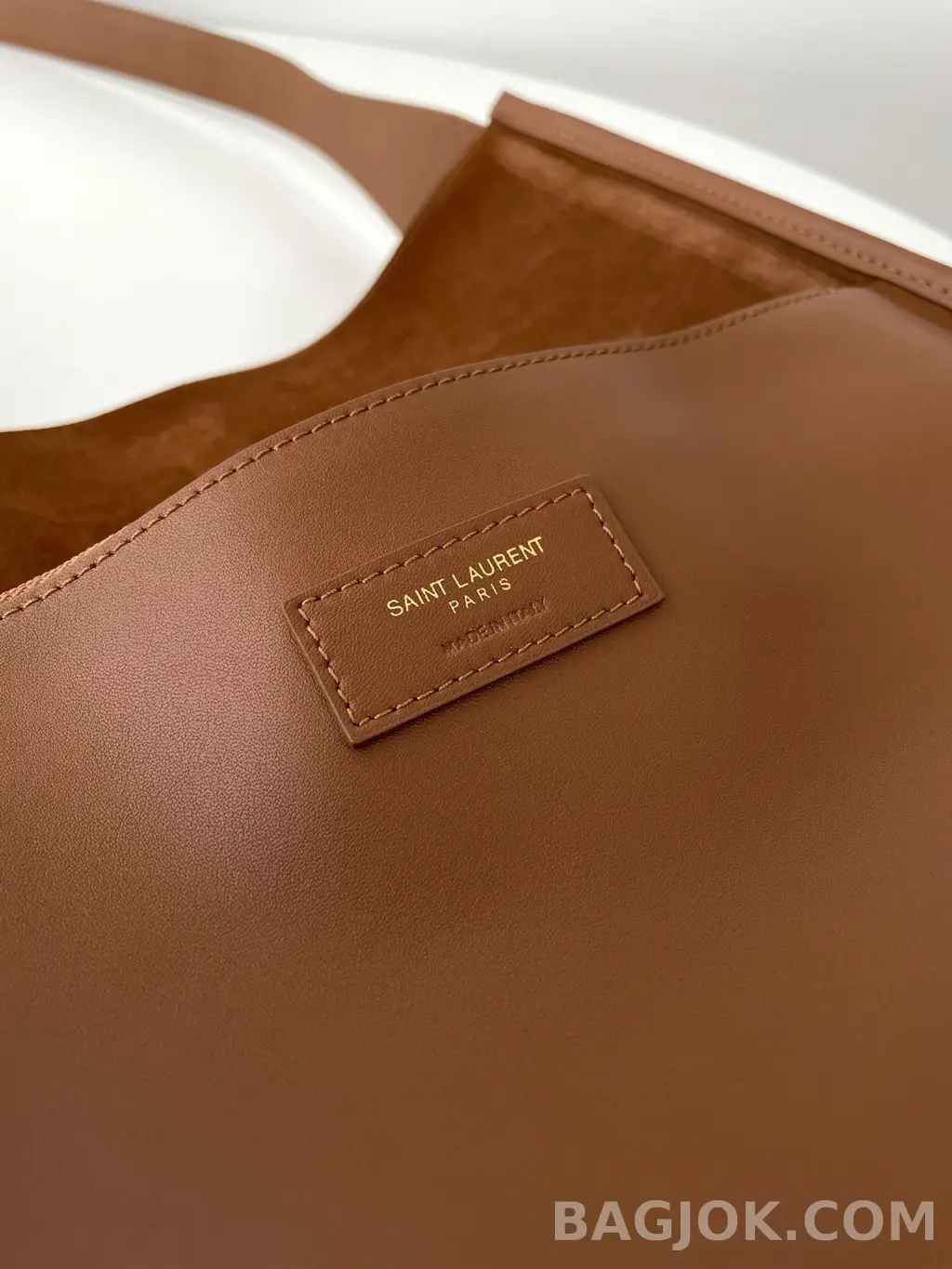 생로랑 Saint Laurent LE 5À7 서플 라지 그레인 레더 상세 이미지