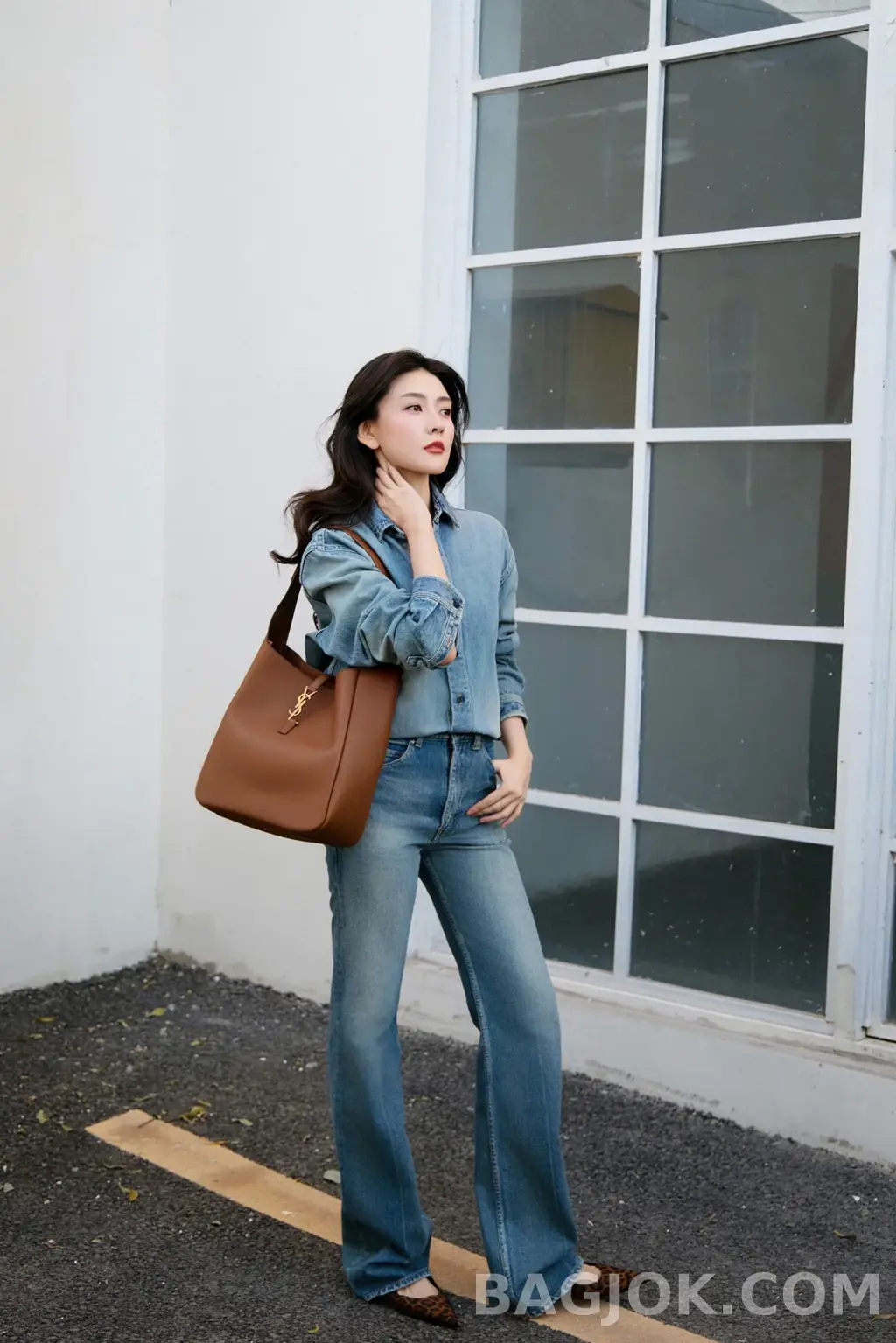 생로랑 Saint Laurent LE 5À7 서플 라지 그레인 레더 상세 이미지