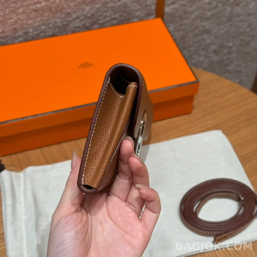 에르메스 Hermes 샹달 투고 지갑 앱송 은장 상세 이미지