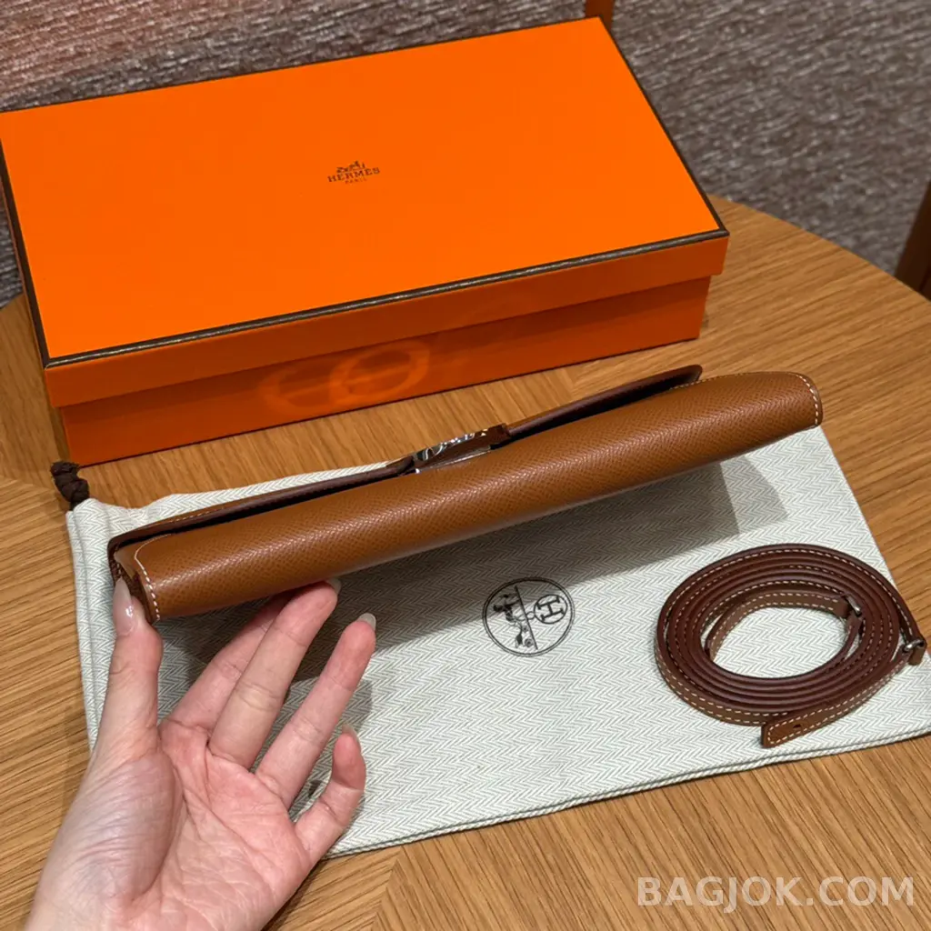 에르메스 Hermes 샹달 투고 지갑 앱송 은장 상세 이미지