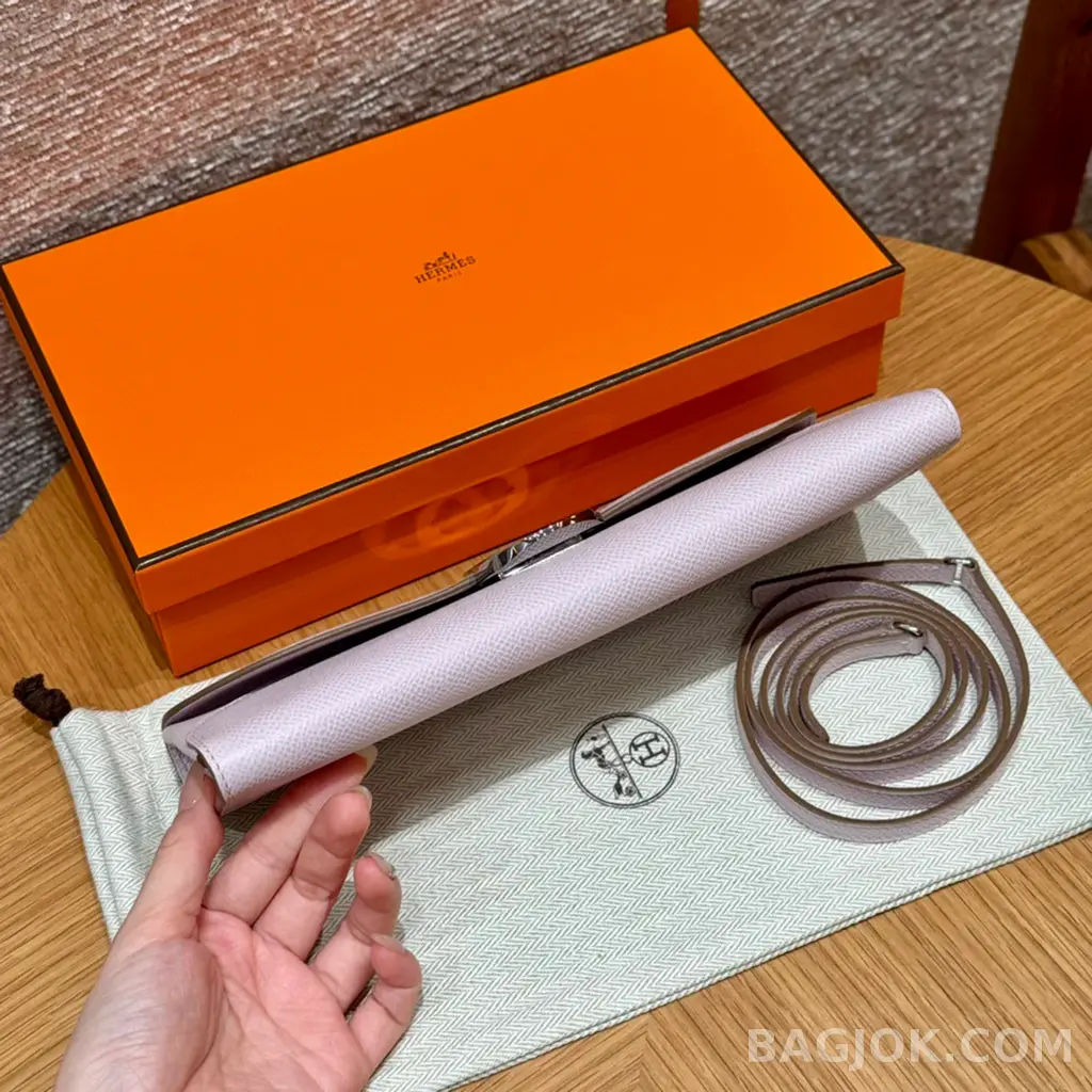 에르메스 Hermes 샹달 투고 지갑 앱송 은장 상세 이미지