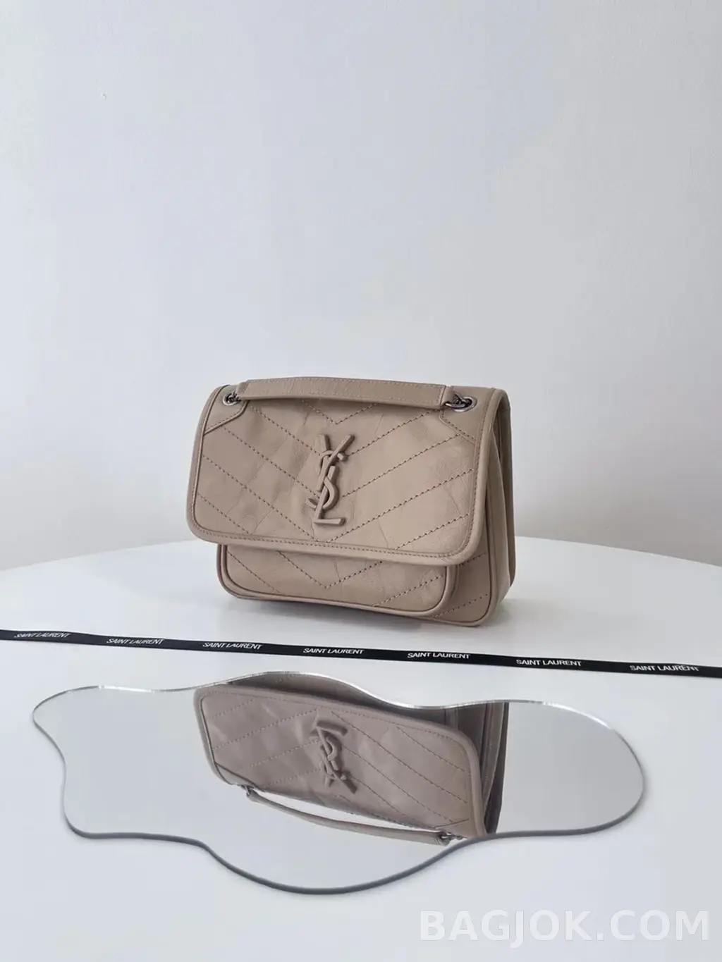 생로랑 Saint Laurent 니키백 베이비 빈티지 레더 상세 이미지