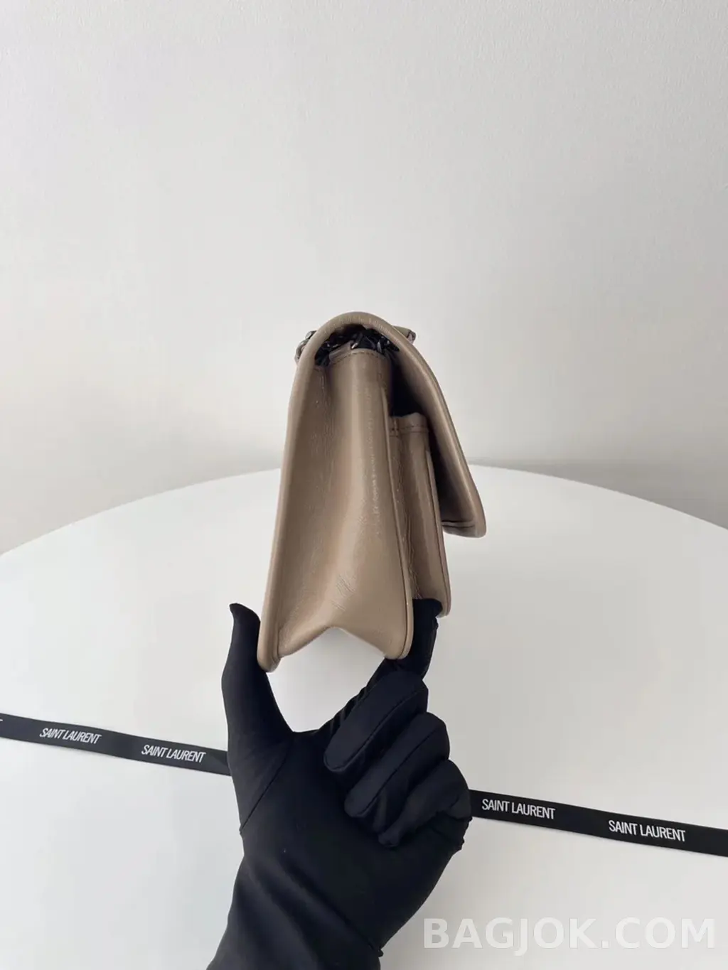 생로랑 Saint Laurent 니키백 베이비 빈티지 레더 상세 이미지