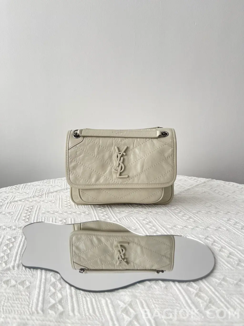 생로랑 Saint Laurent 니키백 베이비 빈티지 레더 상세 이미지