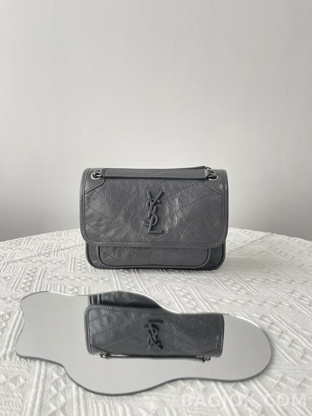 생로랑 Saint Laurent 니키백 베이비 빈티지 레더 상세 이미지