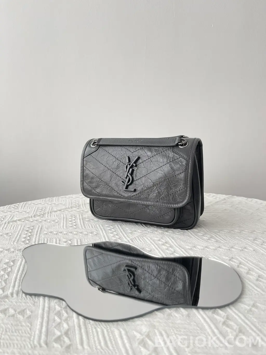 생로랑 Saint Laurent 니키백 베이비 빈티지 레더 상세 이미지