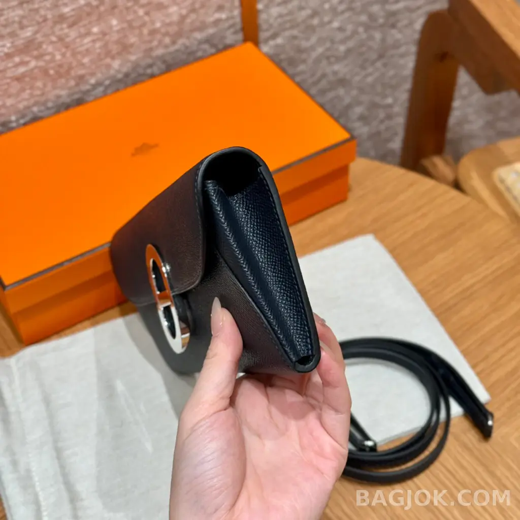 에르메스 Hermes 샹달 투고 지갑 앱송 은장 상세 이미지