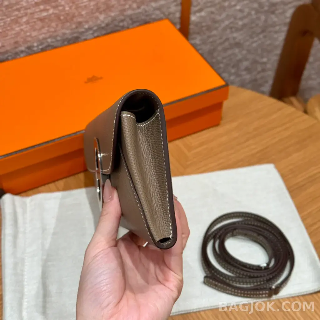 에르메스 Hermes 샹달 투고 지갑 앱송 은장 상세 이미지