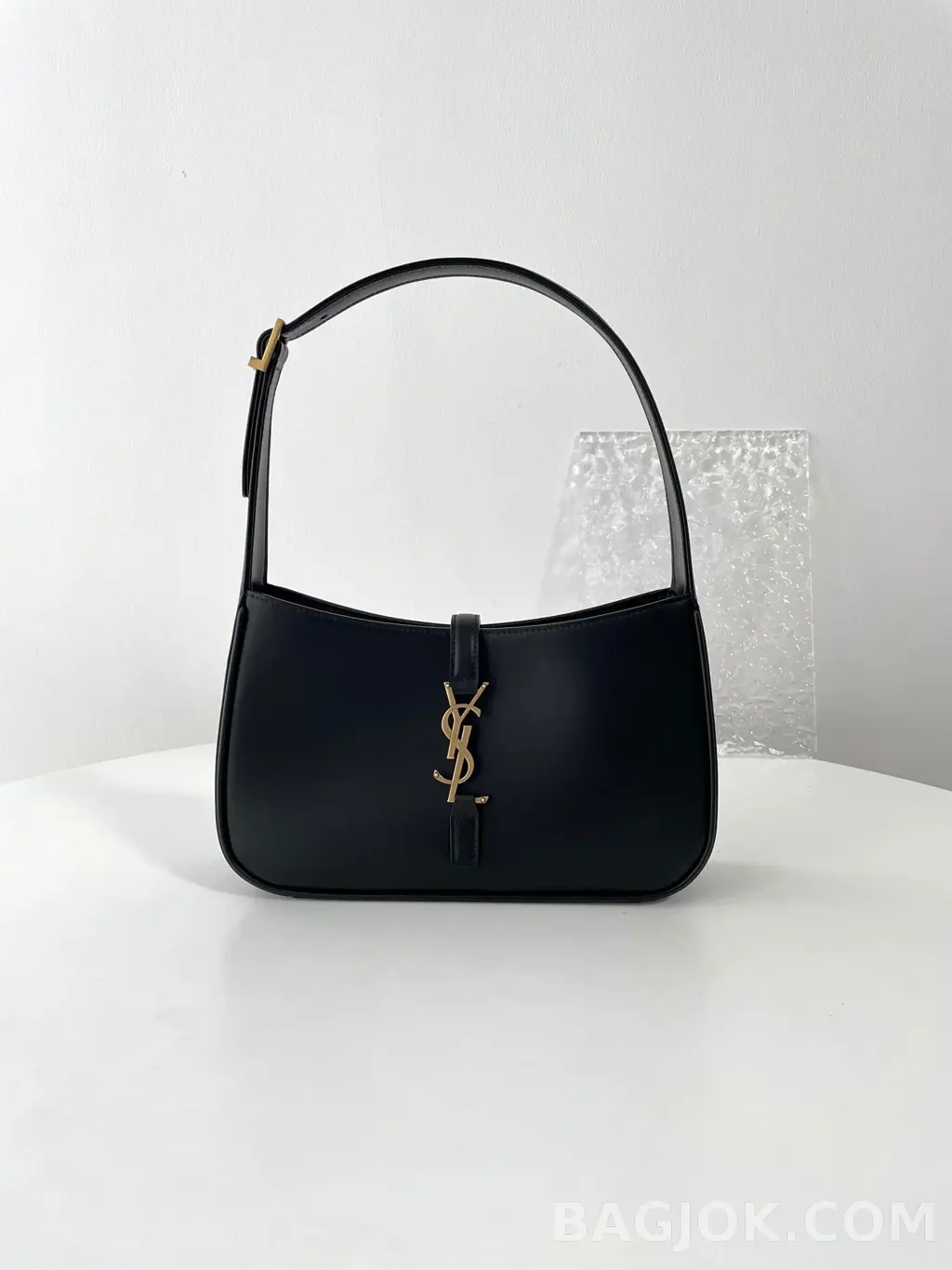 생로랑 Saint Laurent LE 5À7 호보 숄더백 스무스 레더 상세 이미지