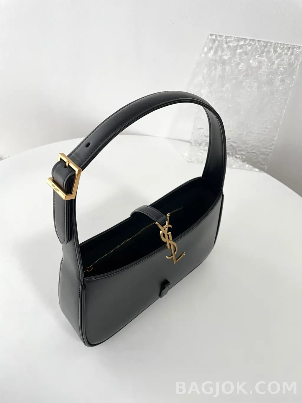생로랑 Saint Laurent LE 5À7 호보 숄더백 스무스 레더 상세 이미지