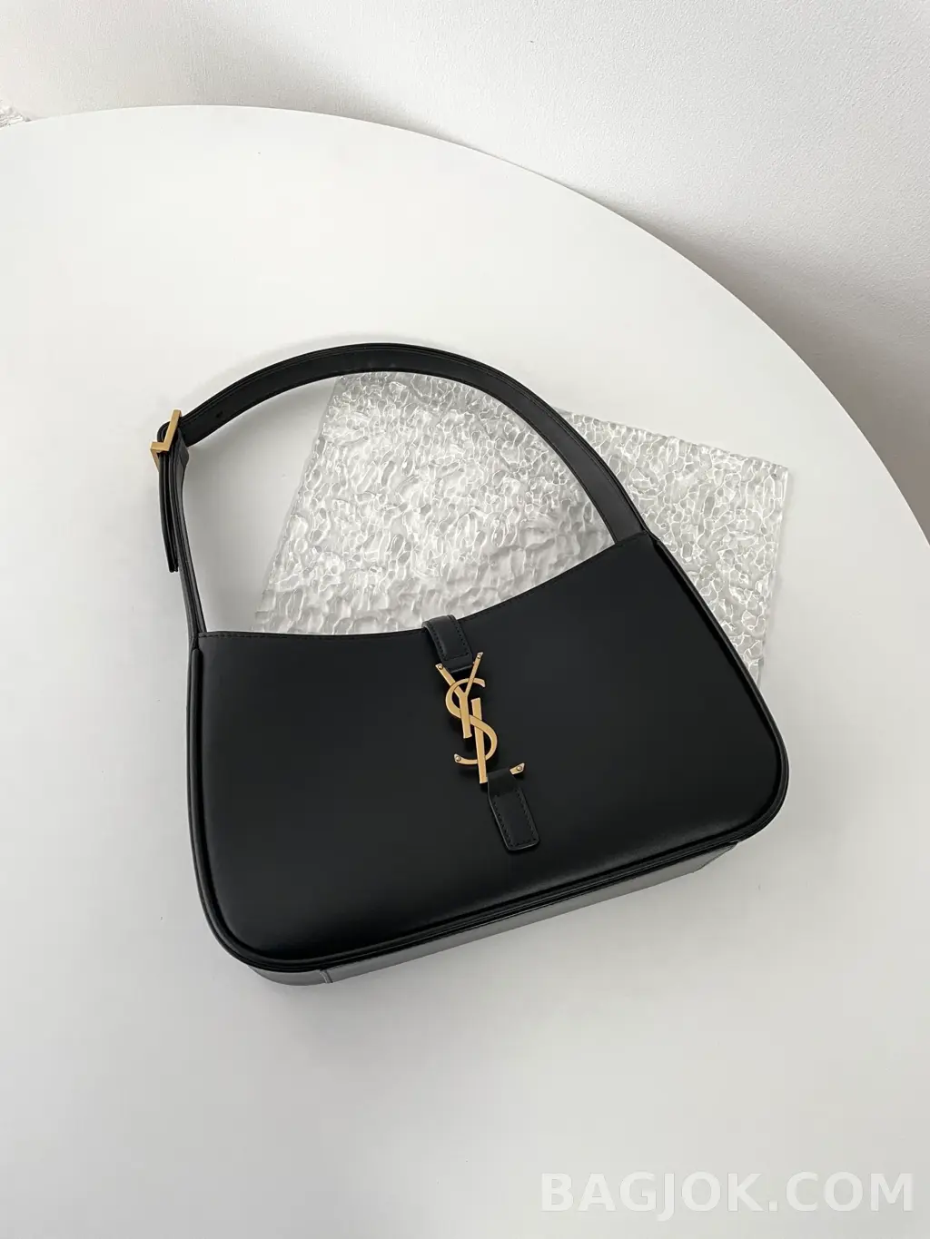 생로랑 Saint Laurent LE 5À7 호보 숄더백 스무스 레더 상세 이미지