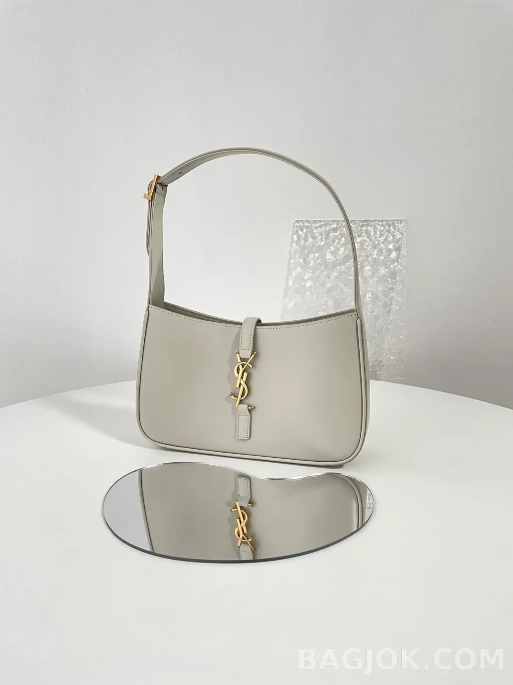 생로랑 Saint Laurent LE 5À7 호보 숄더백 스무스 레더 상세 이미지