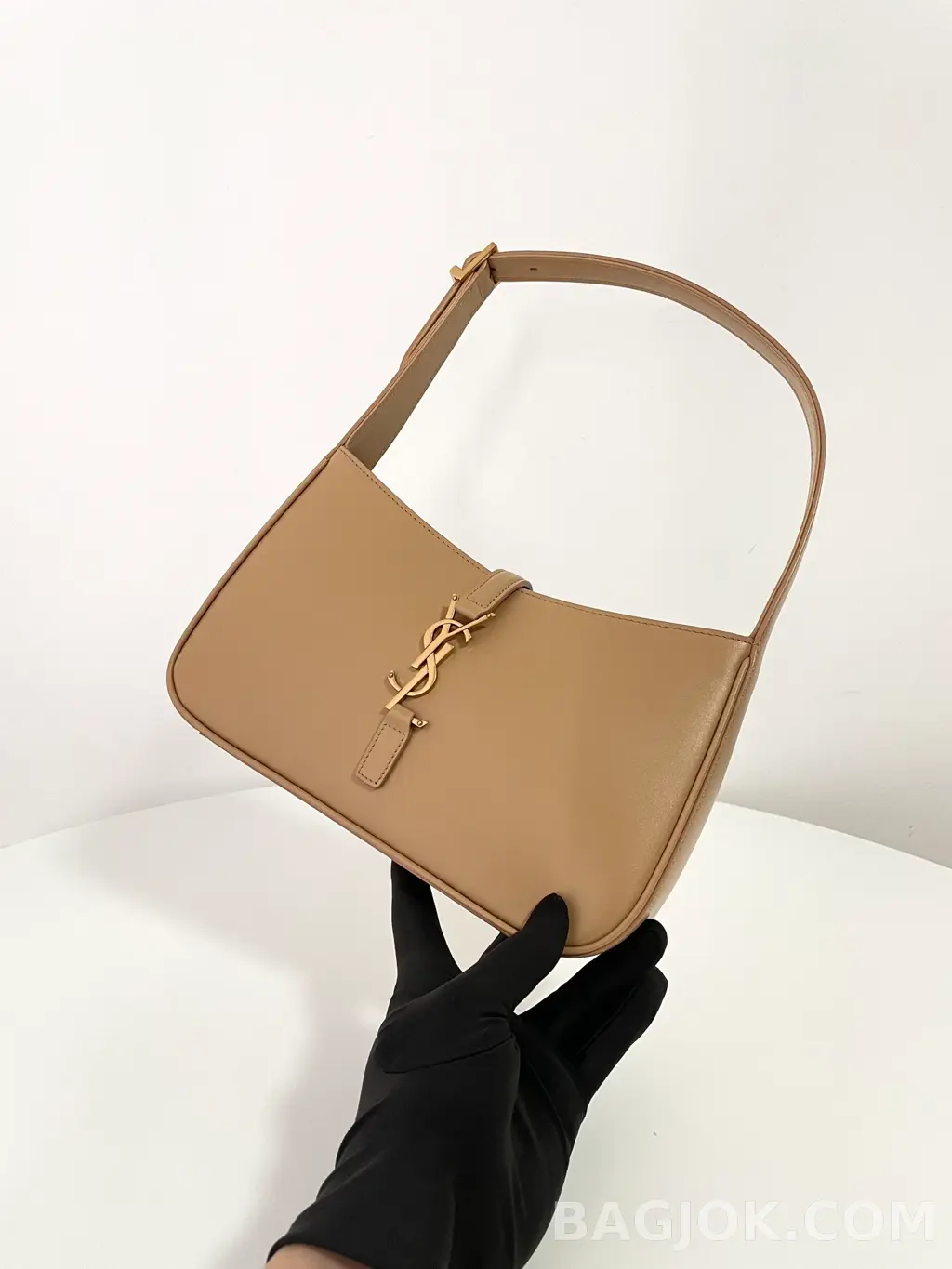 생로랑 Saint Laurent LE 5À7 호보 숄더백 스무스 레더 상세 이미지