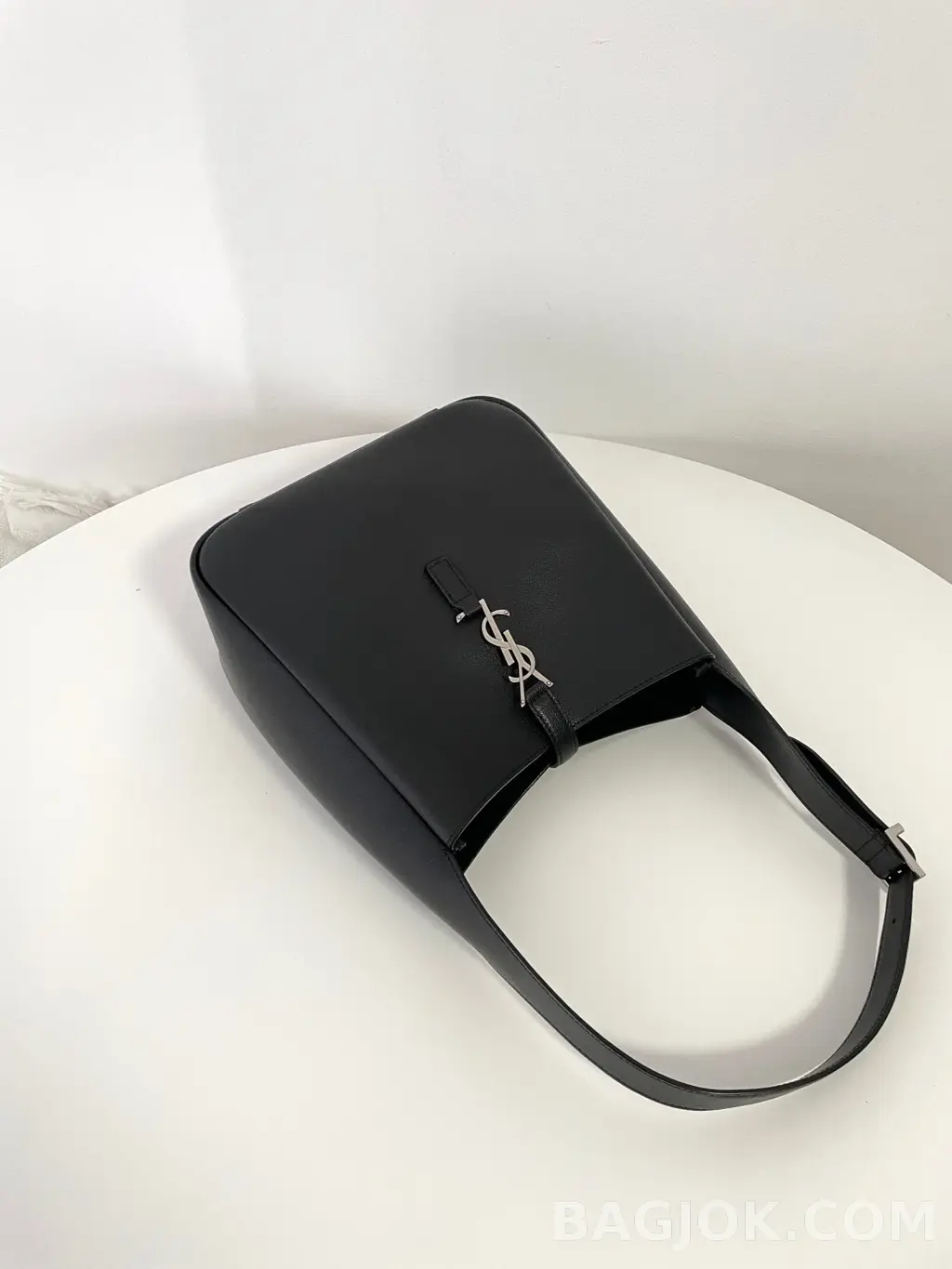생로랑 Saint Laurent LE 5À7 호보 스몰 상세 이미지