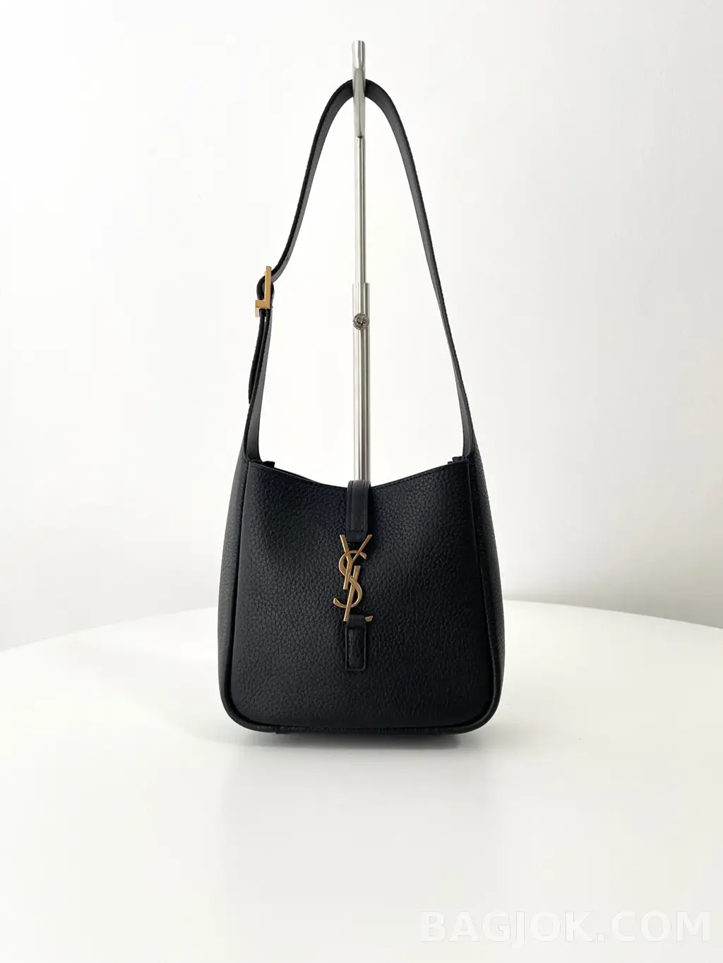 생로랑 Saint Laurent LE 5À7 서플 베이비 그레인 레더 상세 이미지
