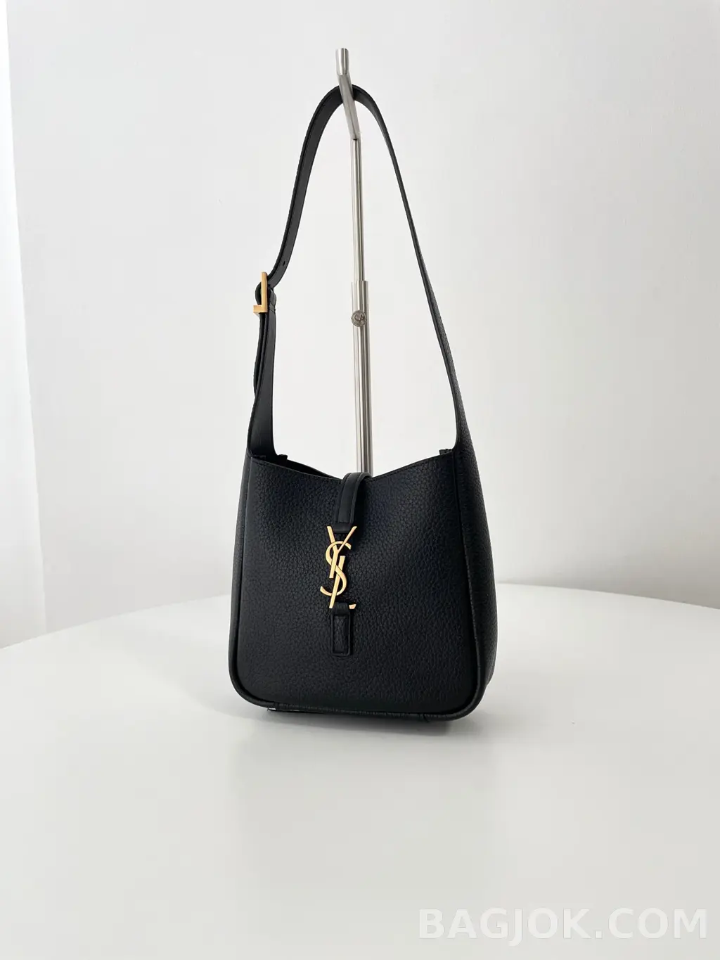 생로랑 Saint Laurent LE 5À7 서플 베이비 그레인 레더 상세 이미지