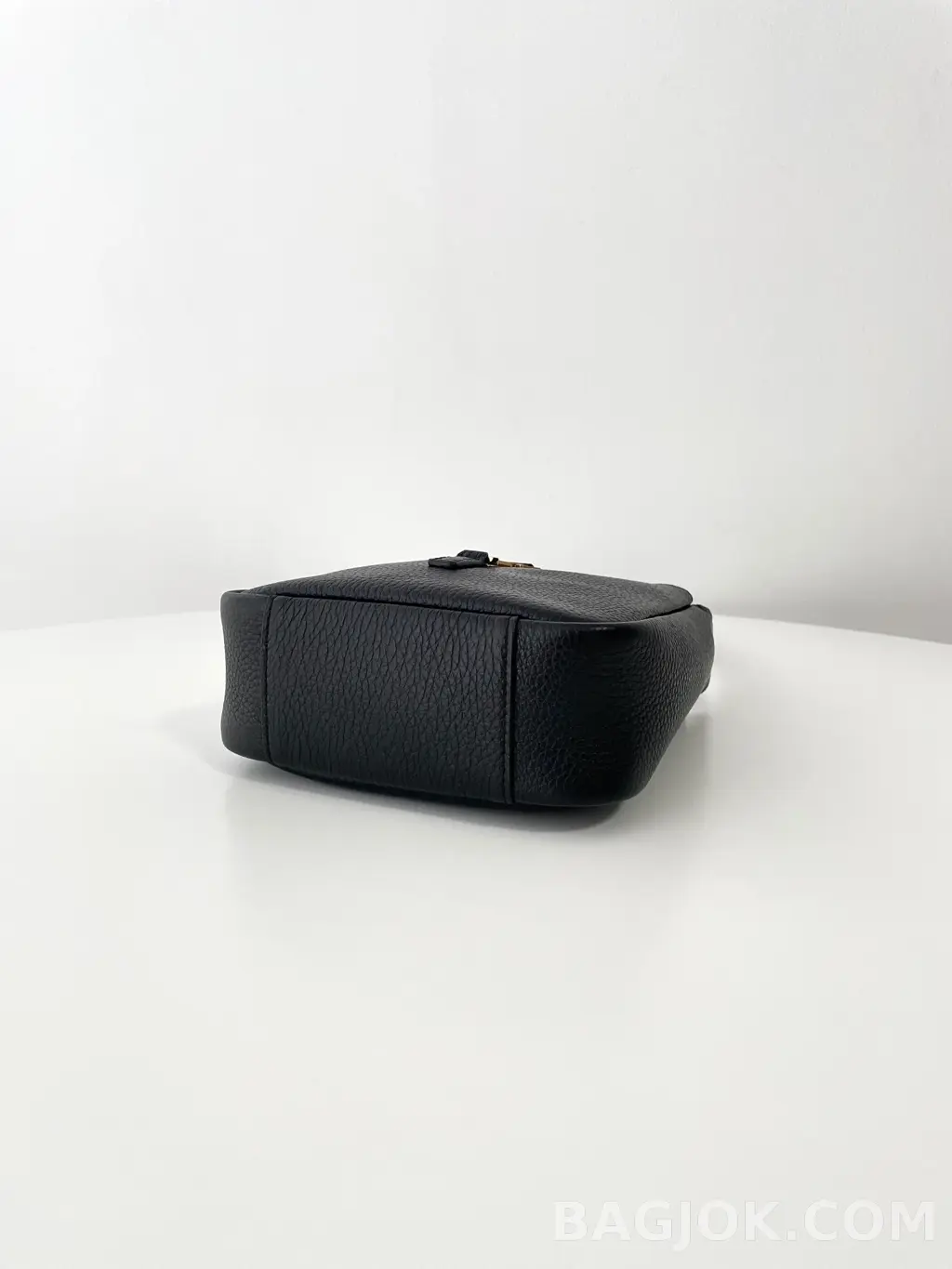 생로랑 Saint Laurent LE 5À7 서플 베이비 그레인 레더 상세 이미지