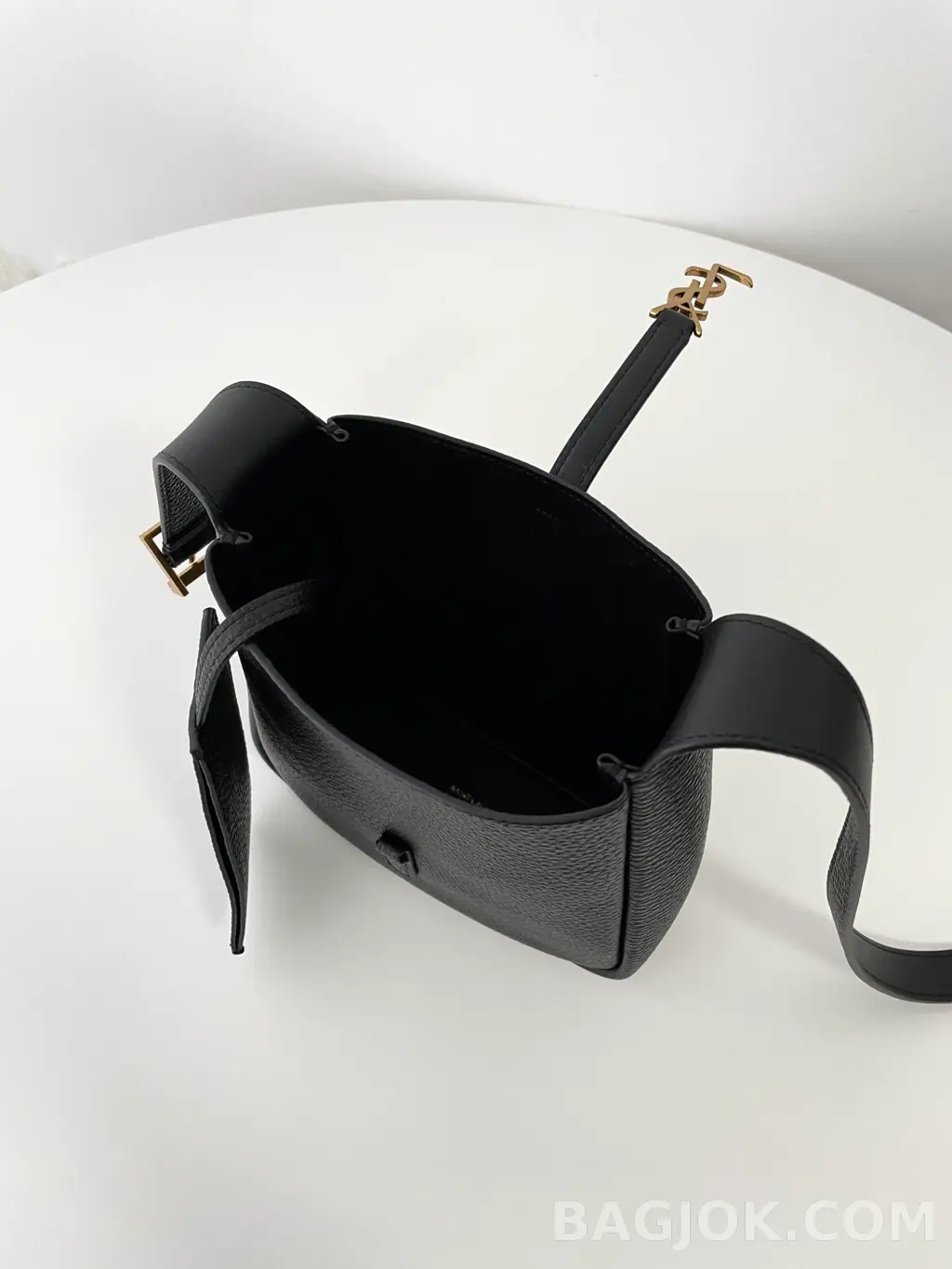 생로랑 Saint Laurent LE 5À7 서플 베이비 그레인 레더 상세 이미지