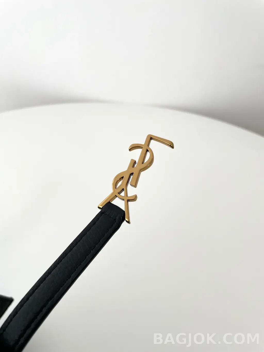 생로랑 Saint Laurent LE 5À7 서플 베이비 그레인 레더 상세 이미지