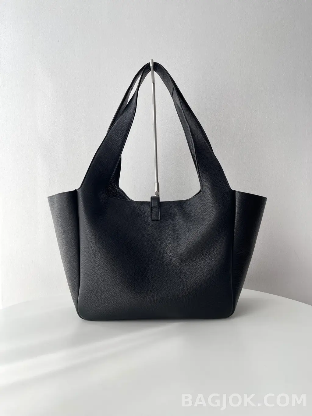 생로랑 Saint Laurent LE 5À7 BEA 토트백 그레인 레더 상세 이미지