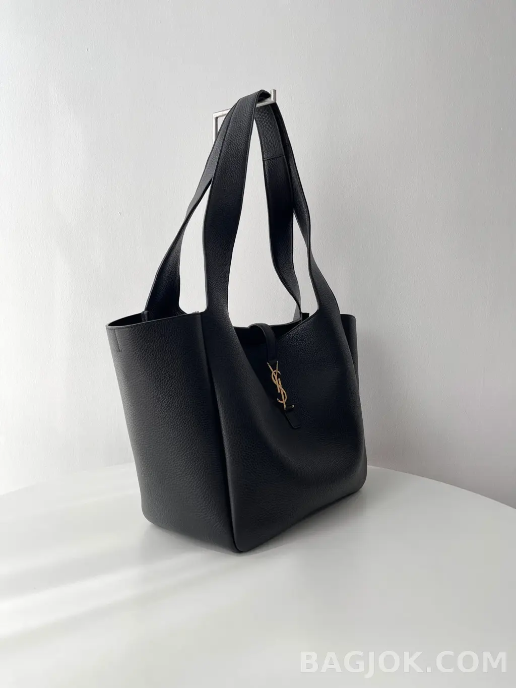 생로랑 Saint Laurent LE 5À7 BEA 토트백 그레인 레더 상세 이미지