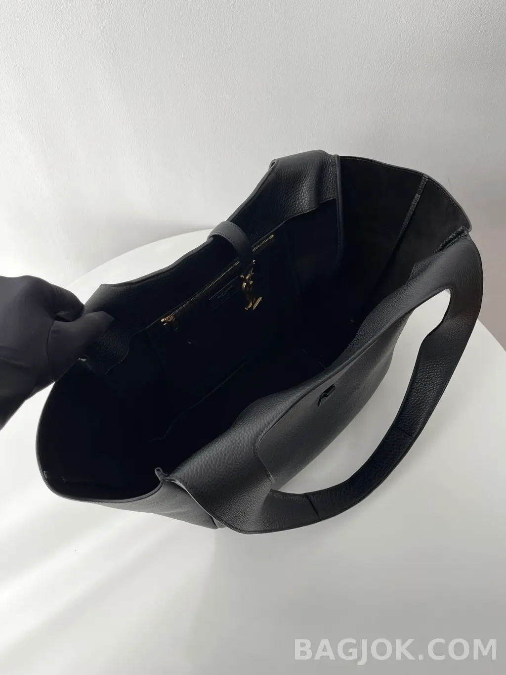 생로랑 Saint Laurent LE 5À7 BEA 토트백 그레인 레더 상세 이미지