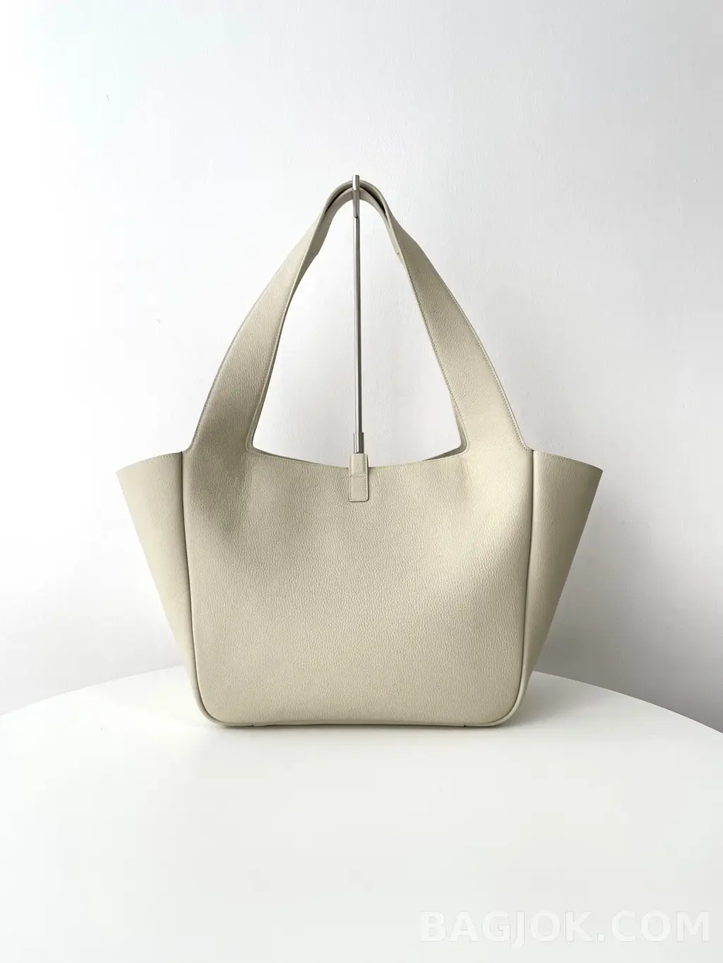 생로랑 Saint Laurent LE 5À7 BEA 토트백 그레인 레더 상세 이미지
