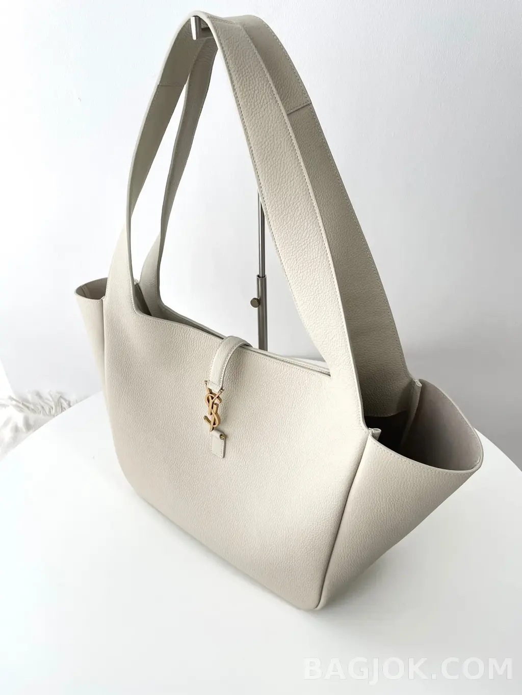 생로랑 Saint Laurent LE 5À7 BEA 토트백 그레인 레더 상세 이미지